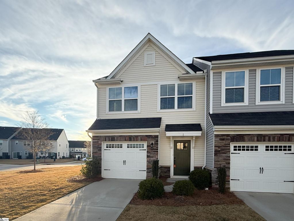 1 Mcguires Place, Simpsonville, SC 29680