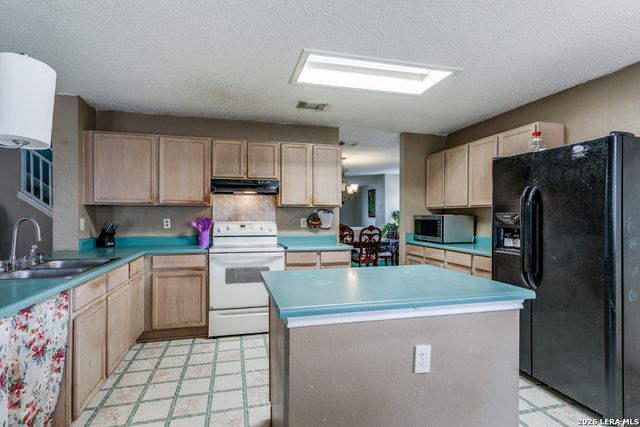 7143 Valewood View, San Antonio, TX 78240