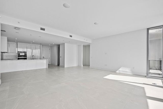 220 Lake Shore Drive 1607, Lake Park, FL 33403