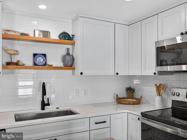 412 KINGS HWY, Lewes, DE 19958