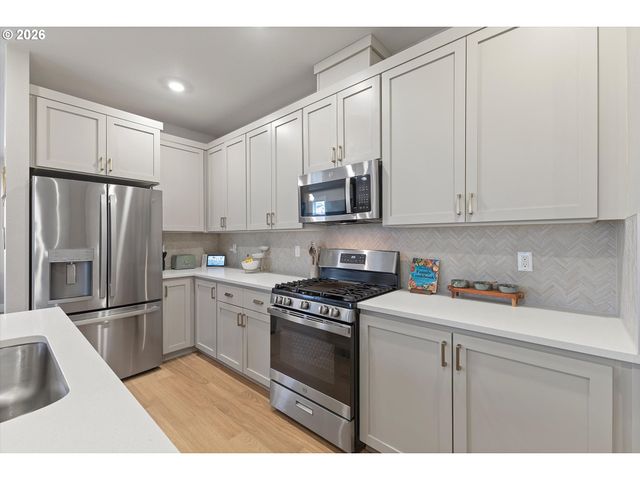 16542 Sw PERTH Rd, Portland, OR 97224