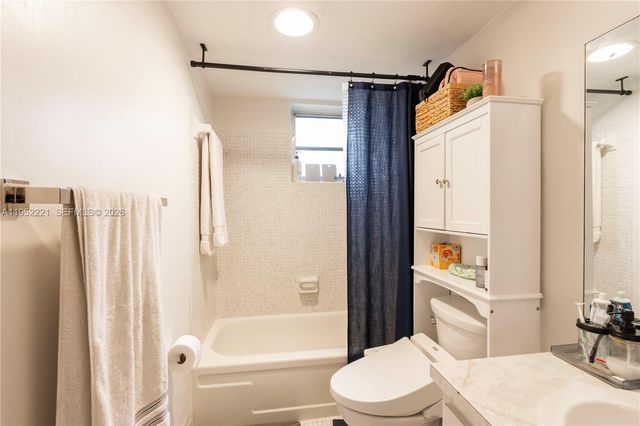 9490 SW 77th Ave N1, Miami, FL 33156