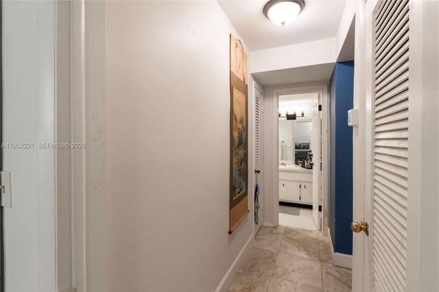 9490 SW 77th Ave N1, Miami, FL 33156