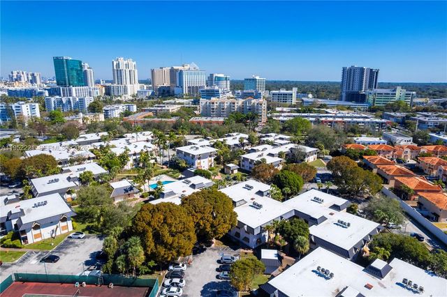 9490 SW 77th Ave N1, Miami, FL 33156