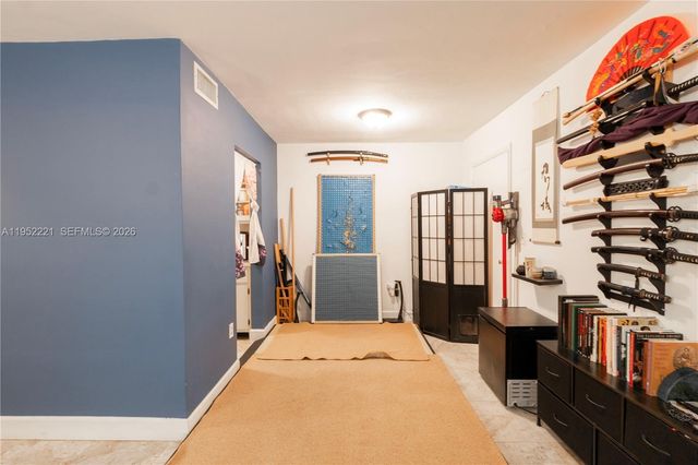 9490 SW 77th Ave N1, Miami, FL 33156