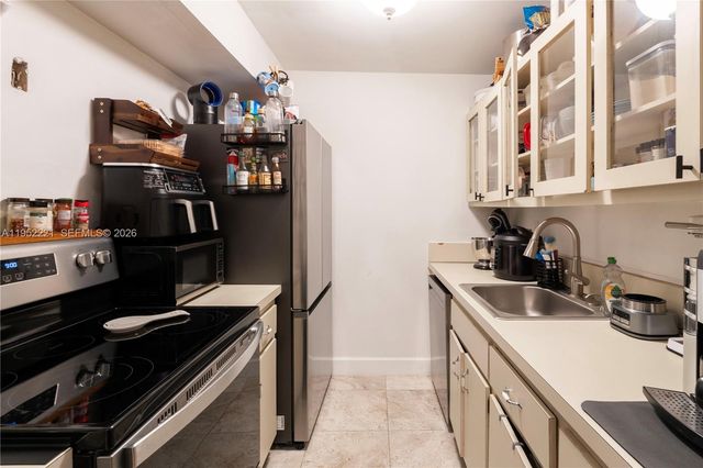 9490 SW 77th Ave N1, Miami, FL 33156