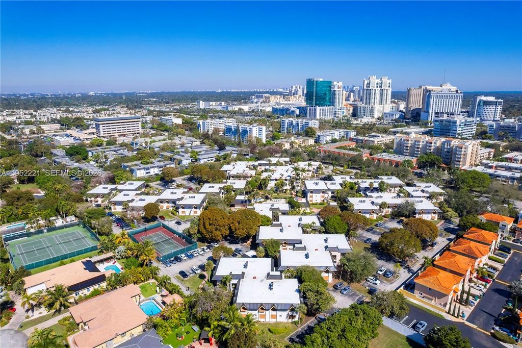 9490 SW 77th Ave N1, Miami, FL 33156