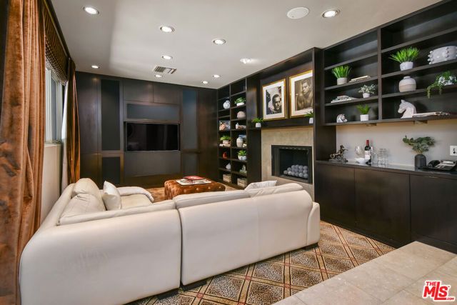 25700 Mulholland Highway, Calabasas, CA 91302