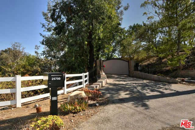 25700 Mulholland Highway, Calabasas, CA 91302