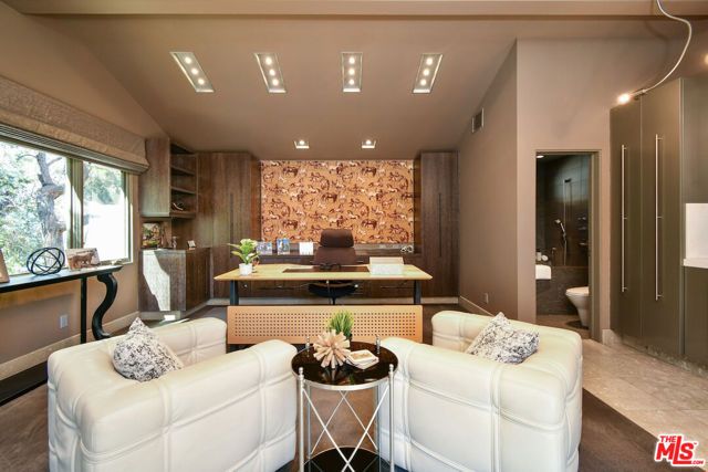 25700 Mulholland Highway, Calabasas, CA 91302