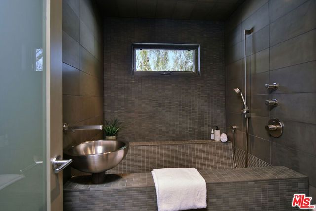 25700 Mulholland Highway, Calabasas, CA 91302