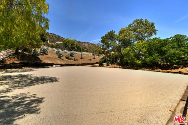 25700 Mulholland Highway, Calabasas, CA 91302