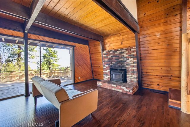 2068 Slippery Elm, Wrightwood, CA 92397