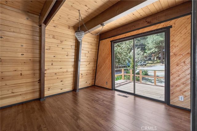 2068 Slippery Elm, Wrightwood, CA 92397