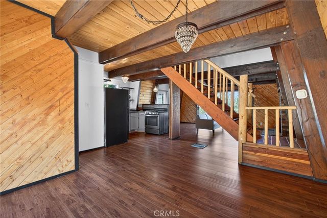 2068 Slippery Elm, Wrightwood, CA 92397