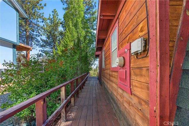2068 Slippery Elm, Wrightwood, CA 92397
