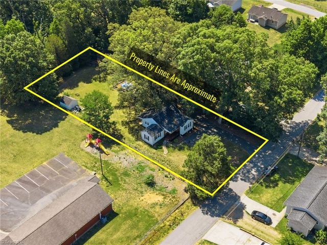 4015 Lexwin Avenue, Winston-salem, NC 27107
