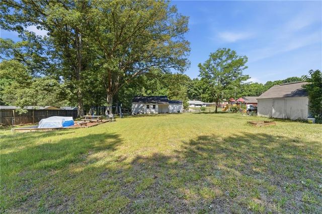 4015 Lexwin Avenue, Winston-salem, NC 27107