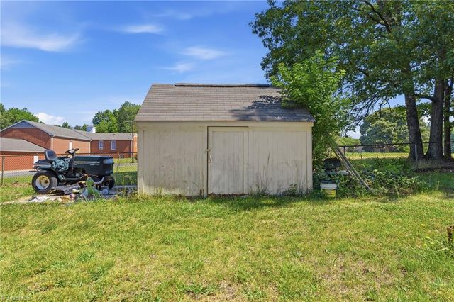 4015 Lexwin Avenue, Winston-salem, NC 27107
