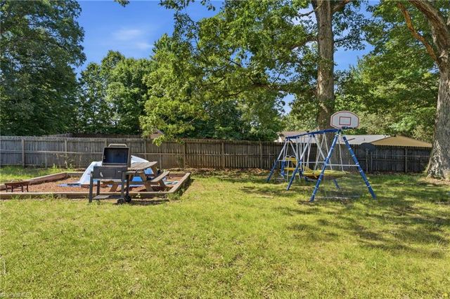 4015 Lexwin Avenue, Winston-salem, NC 27107