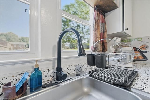 4015 Lexwin Avenue, Winston-salem, NC 27107