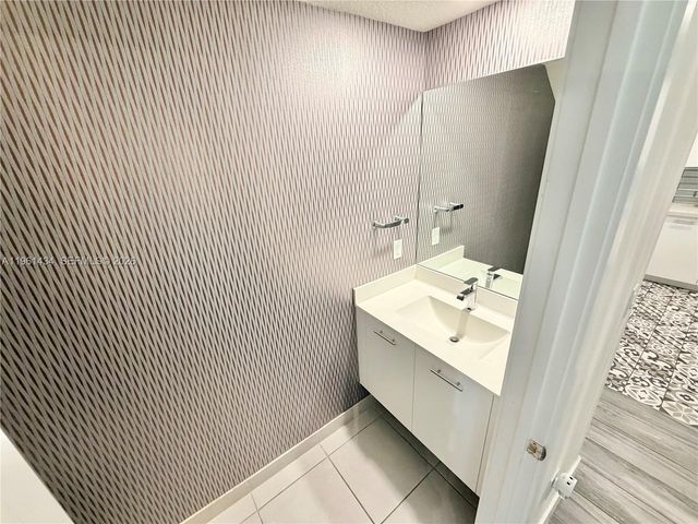 4861 NW 83rd Path 4861, Doral, FL 33166