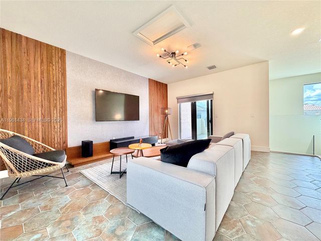 4861 NW 83rd Path 4861, Doral, FL 33166