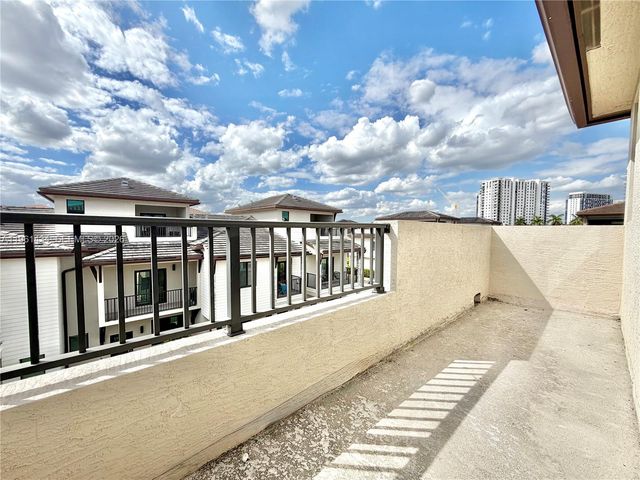 4861 NW 83rd Path 4861, Doral, FL 33166