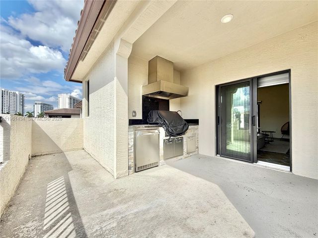 4861 NW 83rd Path 4861, Doral, FL 33166