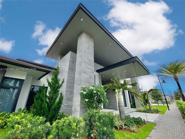 4861 NW 83rd Path 4861, Doral, FL 33166