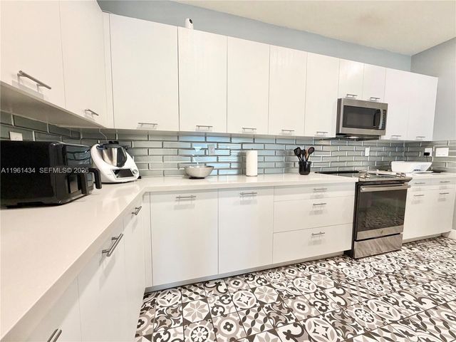 4861 NW 83rd Path 4861, Doral, FL 33166