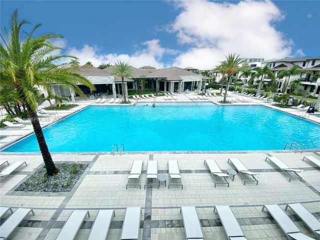 4861 NW 83rd Path 4861, Doral, FL 33166