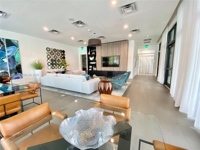 4861 NW 83rd Path 4861, Doral, FL 33166