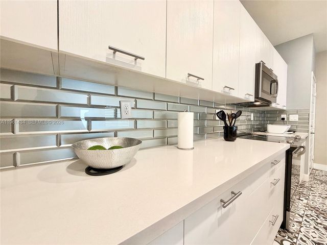 4861 NW 83rd Path 4861, Doral, FL 33166