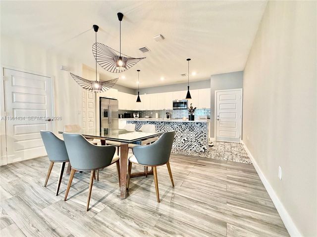 4861 NW 83rd Path 4861, Doral, FL 33166