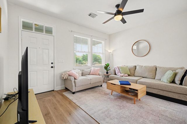 4506 N Live Oak Circle, Galveston, TX 77550