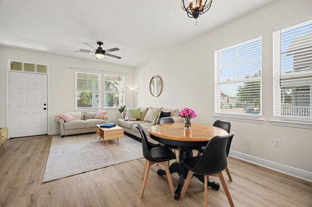 4506 N Live Oak Circle, Galveston, TX 77550