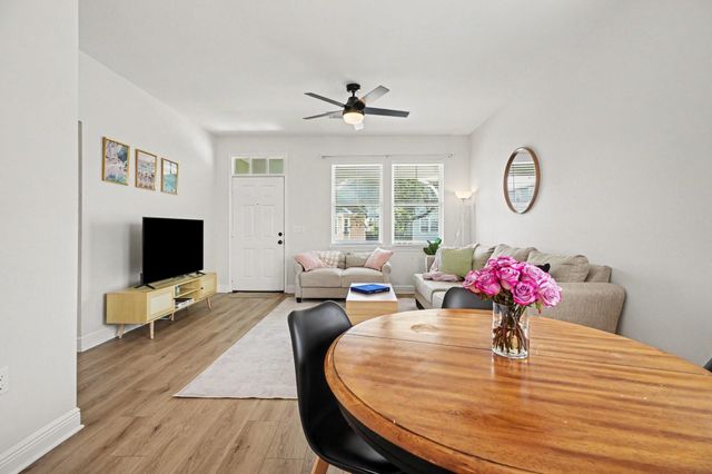 4506 N Live Oak Circle, Galveston, TX 77550