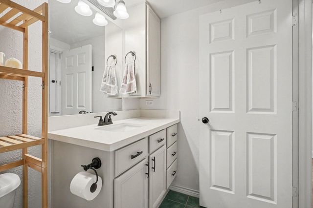 4506 N Live Oak Circle, Galveston, TX 77550