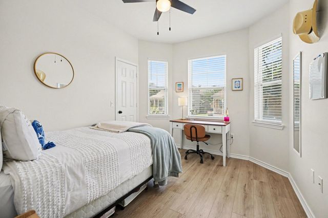 4506 N Live Oak Circle, Galveston, TX 77550
