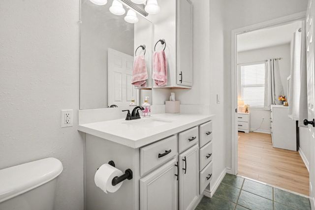 4506 N Live Oak Circle, Galveston, TX 77550