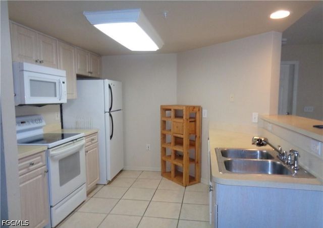 1757 Four Mile Cove PKY 324, Cape Coral, FL 33990