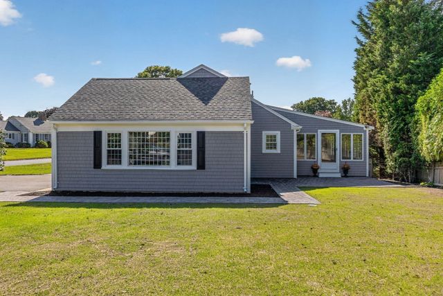 2 Par 3 Drive, Yarmouth, MA 02664