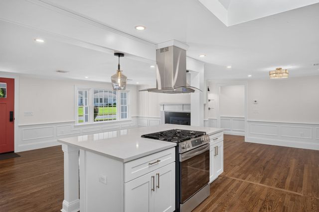 2 Par 3 Drive, Yarmouth, MA 02664