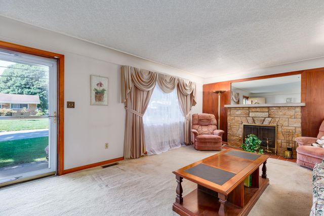 10 Faye Drive, Latonia, KY 41015