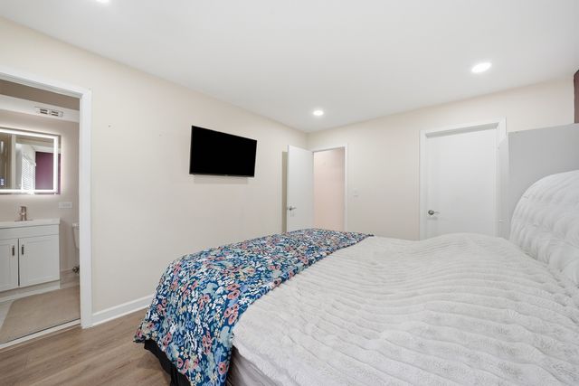 6233 N NIAGARA Avenue 4A, Chicago, IL 60631