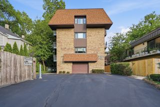 6233 N NIAGARA Avenue 4A, Chicago, IL 60631