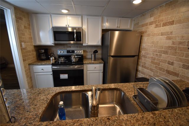 538 E AVENUE J B, Grand Prairie, TX 75050