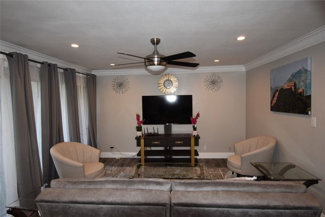 538 E AVENUE J B, Grand Prairie, TX 75050