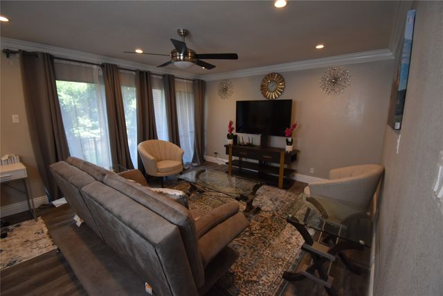 538 E AVENUE J B, Grand Prairie, TX 75050